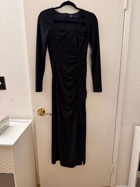 Zara Black Ruched Long-Sleeve Midi Dress